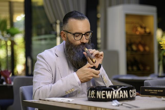 EVENIMENT J.C. NEWMAN - THE SMOKE RING SOCIAL CONSTANTA