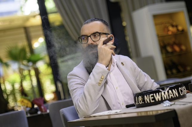 EVENIMENT J.C. NEWMAN - THE SMOKE RING SOCIAL CONSTANTA