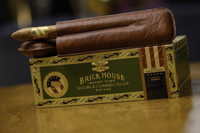 EVENIMENT J.C. NEWMAN - THE SMOKE RING SOCIAL CONSTANTA