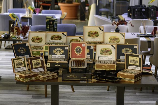 EVENIMENT J.C. NEWMAN - THE SMOKE RING SOCIAL CONSTANTA