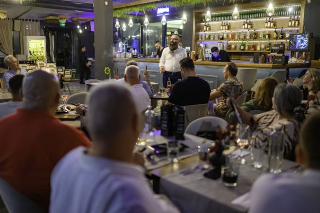 EVENIMENT J.C. NEWMAN - THE SMOKE RING SOCIAL CONSTANTA