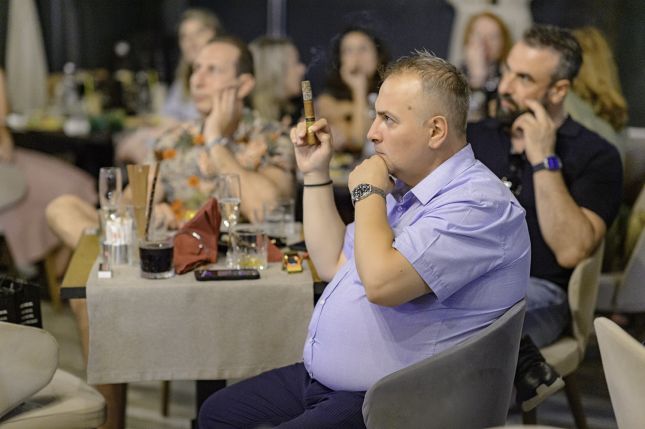 EVENIMENT J.C. NEWMAN - THE SMOKE RING SOCIAL CONSTANTA