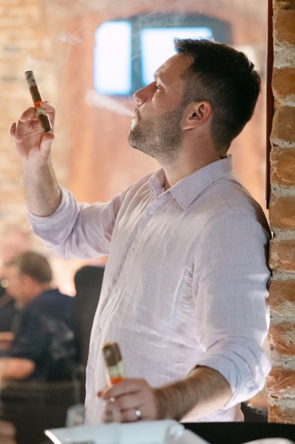 Tres Décadas, Una Selva - Flor de Selva Cigar Tasting Arad