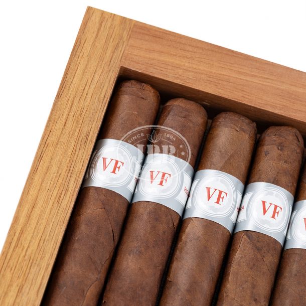 Vega Fina Classic Tributo 4 3/4 x 48 Limited Edition (10)